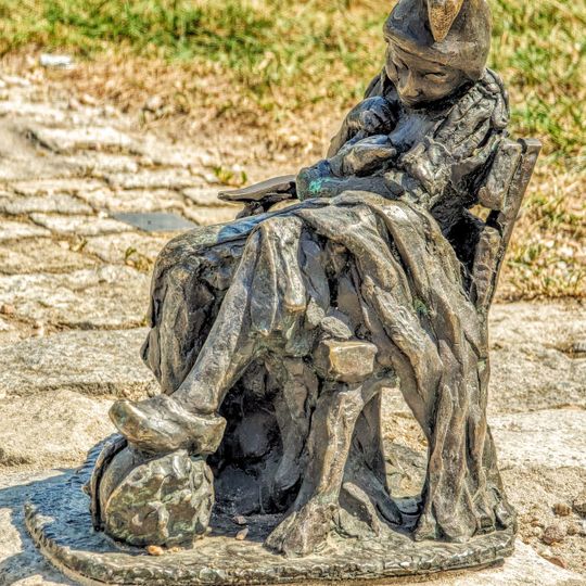 Krasnalka Karmiąca Piersią