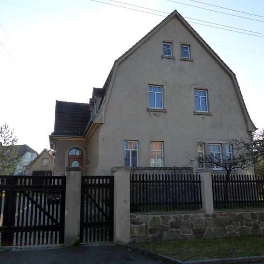 Wohnhaus mit Einfriedung Weinbergstraße 6