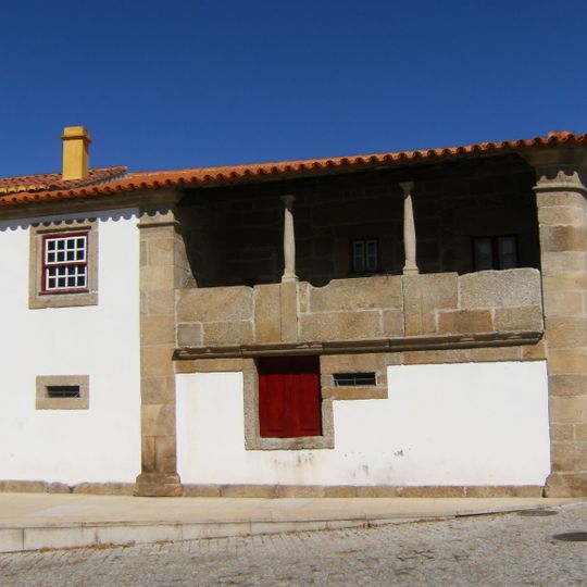 Casa de la plazuela de la Iglesia en Castelo Bom