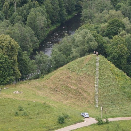 Paverknių piliakalnis