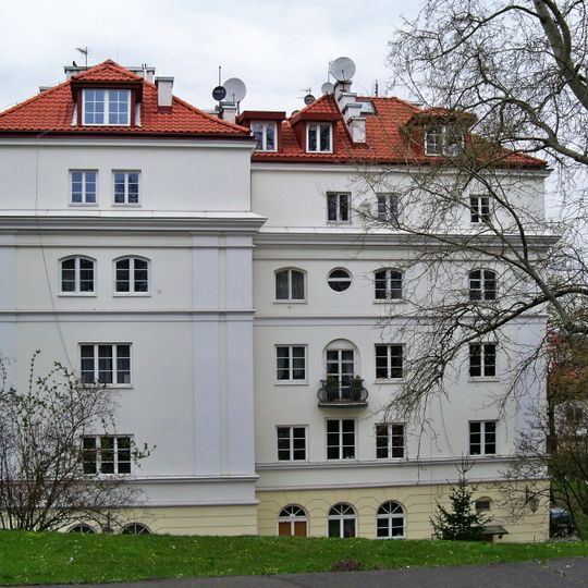 Dom mieszkalny pracowników Szpitala Ujazdowskiego