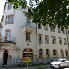 Mietshaus mit Laden in Ecklage Bischofstraße 23