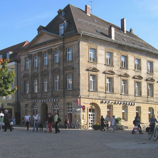 Wohn- und Geschäftshaus