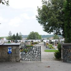 Friedhof mit Friedhofsportal