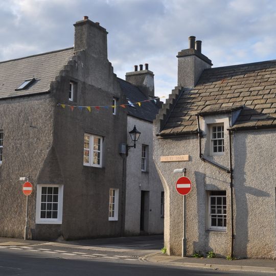 Kirkwall, 8 Clay Loan