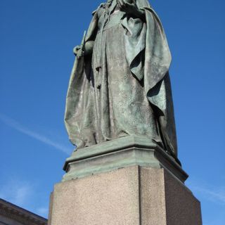 Statue of Queen Victoria