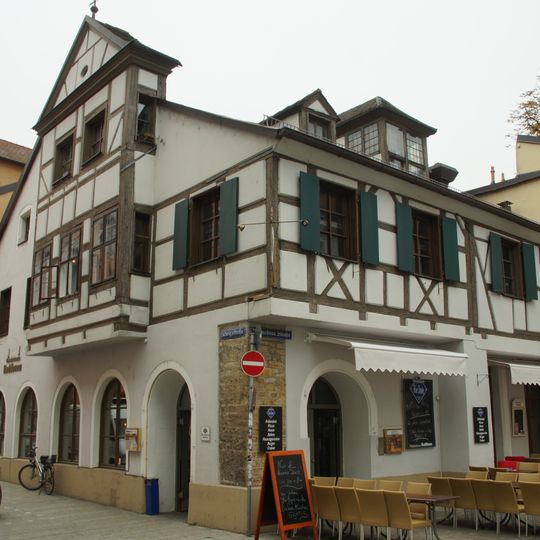 Wohn- und Geschäftshaus