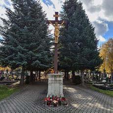 Centrální kříž hřbitova v Lounech