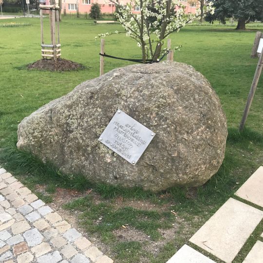 Památný kámen nejslavnějšímu přistěhovalci