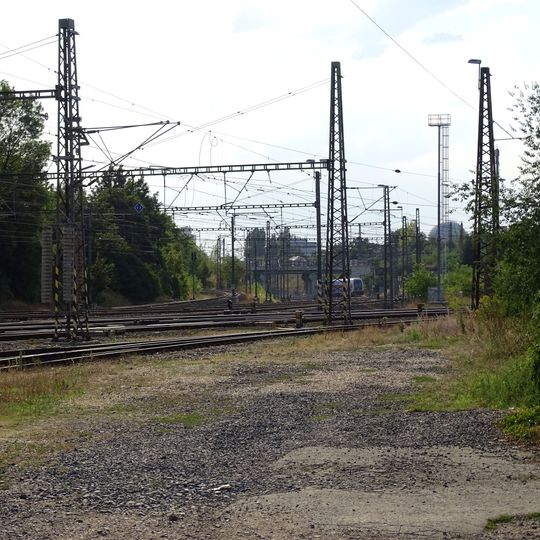 Most trati Praha - Turnov přes trať Masarykovo nádraží - Libeň