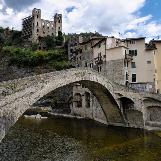 Ponte medievale sul Nervia