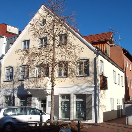 Wohnhaus mit Nebengebäude''„zum Allatsee“''
