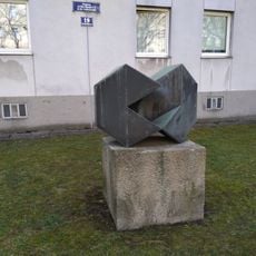 Kunstwerk "Prismenfigur", Oswaldgasse 19, Vienna