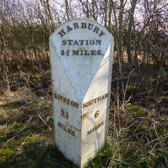 Milepost, 150m N of jcn island with B4100, Warwick to Banbury Road