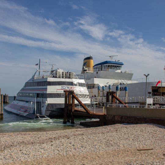Cross Sound Ferry