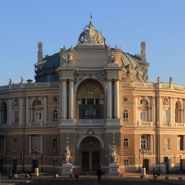 世界のオペラ：抒情音楽の建築、音楽遺産、主要な公演会場
