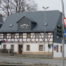 Wohnhaus mit Nebengebäuden und Laden mit Ausstattung Hohensteiner Straße 2