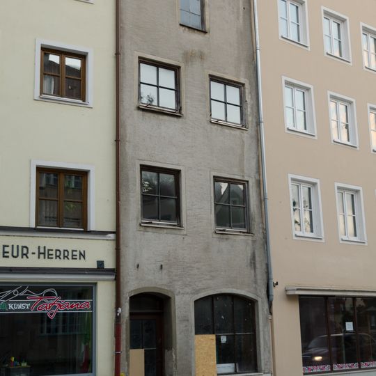 Wohn- und Geschäftshaus