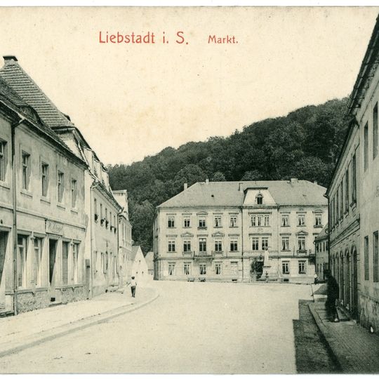 Gasthof in offener Bebauung und Ecklage Markt 1