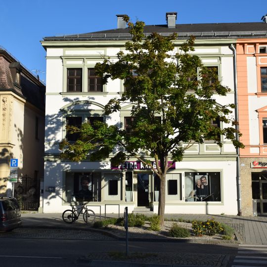 Wohn- und Geschäftshaus