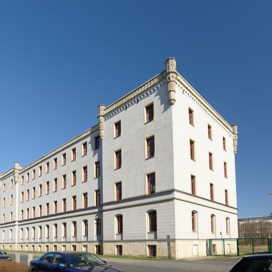 Hans-Oster-Straße 4