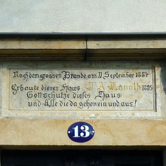 Portal eines Wohnhauses Grundstraße 13