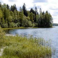 Bānūži Lake