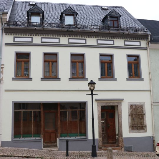 Wohnhaus in geschlossener Bebauung Neumarkt 14