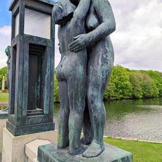 Statue