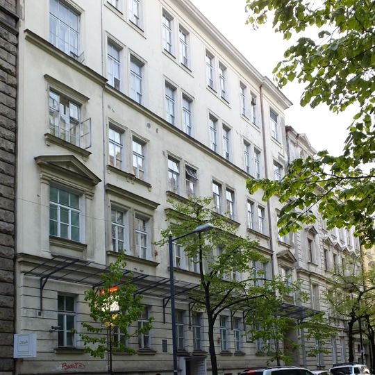 Kamienica - budynek i oficyna Szkoły Rzemiosł