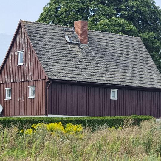Auszüglerhaus eines Dreiseithofes Radeberger Straße 43
