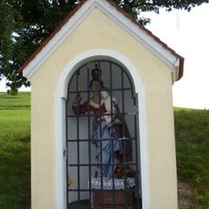Wegkapelle mit Marienfigur