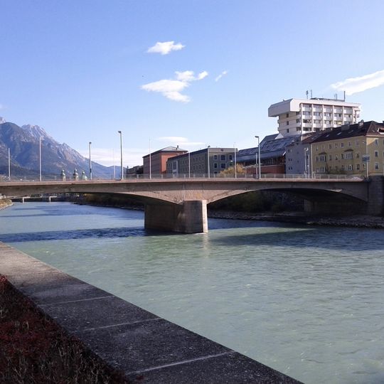 Straßenbrücke, Universitätsbrücke