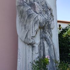 Statue