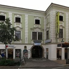 Apartment building in Tulln Hauptplatz 2