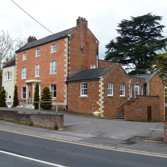 The Cedars Country Club Hotel