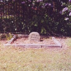 Milestone, Saltgrounds Road, Brough, just S of Ferry Inn