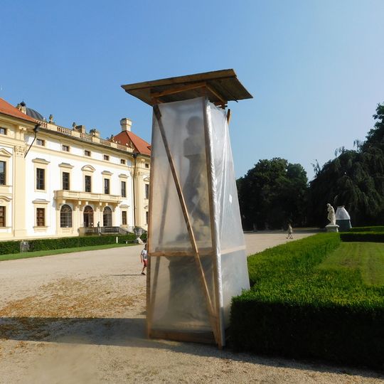 Socha Aesculapa v zámeckém parku ve Slavkově