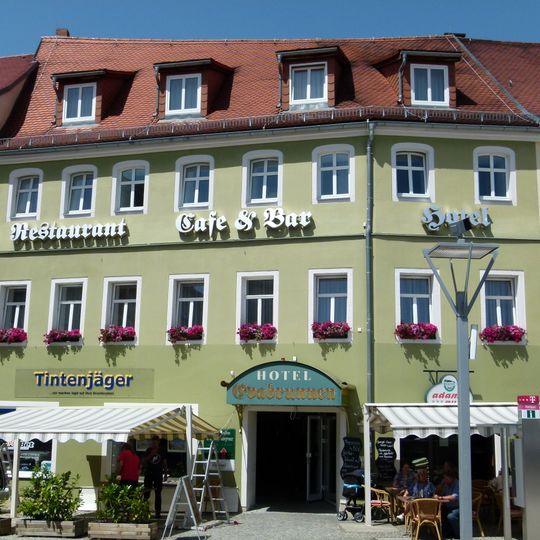 Wohnhaus in geschlossener Bebauung, jetzt Hotel Altmarkt 30