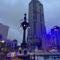 Salesforce Tower