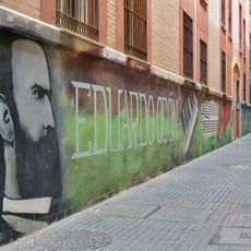 Mural con un retrato del músico malagueño Eduardo Ocón.