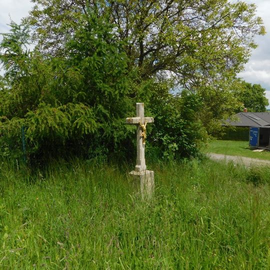 Kříž u rozcestí v západní části Kosova