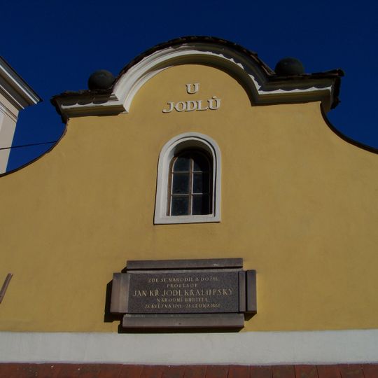 Pamětní deska Jana Jodla Kralupského na domě Jodlova 16 v Kralupech nad Vltavou