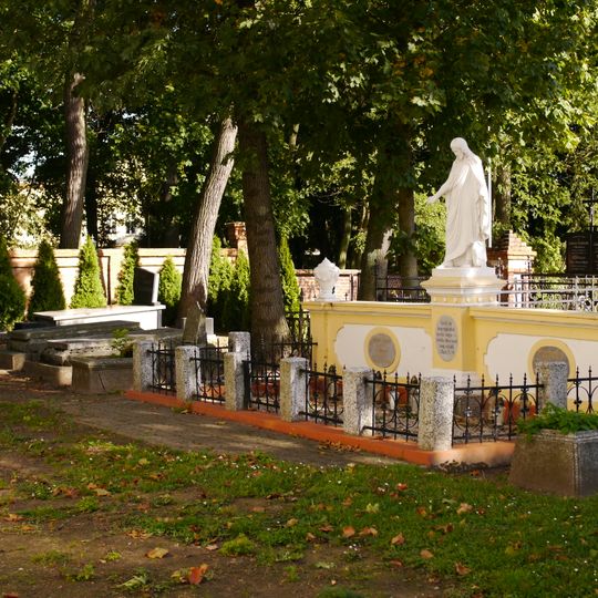 Cmentarz przykościelny w Lisewie Kościelnym