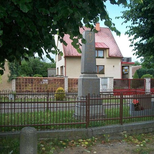 Pomník padlým v Chrašticích