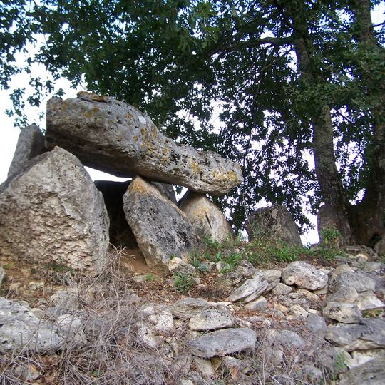 Curton dolmen