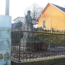 Socha bičovaného Krista u domu 416 v ulici Edvarda Beneše v Šluknově