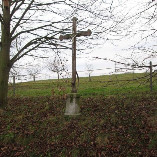 Kříž jižně od Ptenína