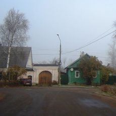 Жилой дом и ворота (двое) (Осташков)