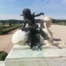 Sphinx chevauché par un Amour